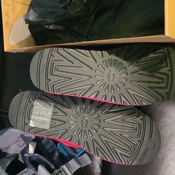 Boots - Picture 3 of 5